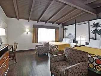 Hotel Super 8 By Wyndham Los Angeles-Culver City Area