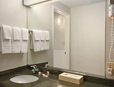 Super 8 By Wyndham Los Angeles-Culver City Area
