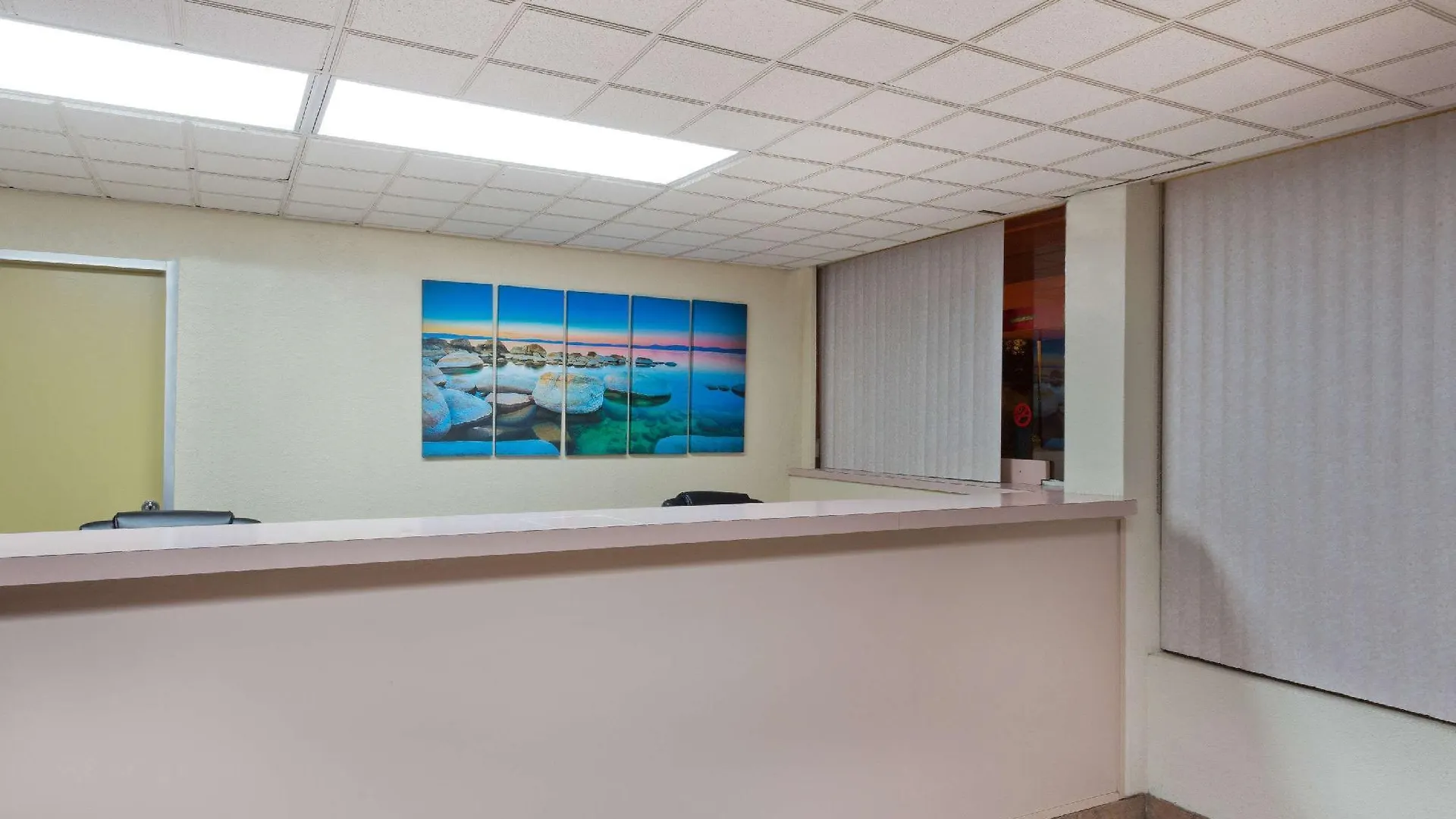 Super 8 By Wyndham Los Angeles-Culver City Area מלון